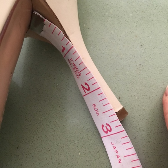 BCBG Max Azeria cream sling back pump. Size 7.5. - Picture 9 of 9